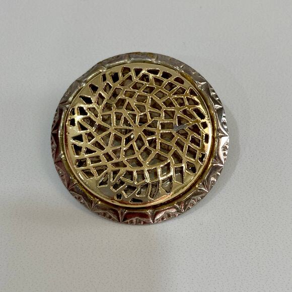 Vintage Silver & Gold Filigree Scarf or Dress Clip Round Two Tone Scalloped Edge - Picture 2 of 8